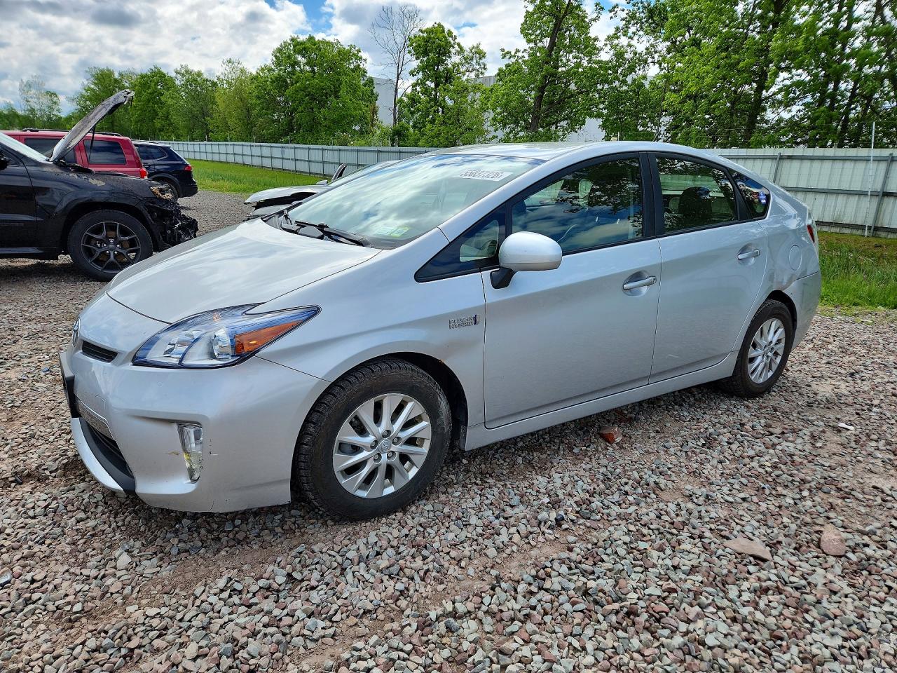 Salvage Toyota Prius Image