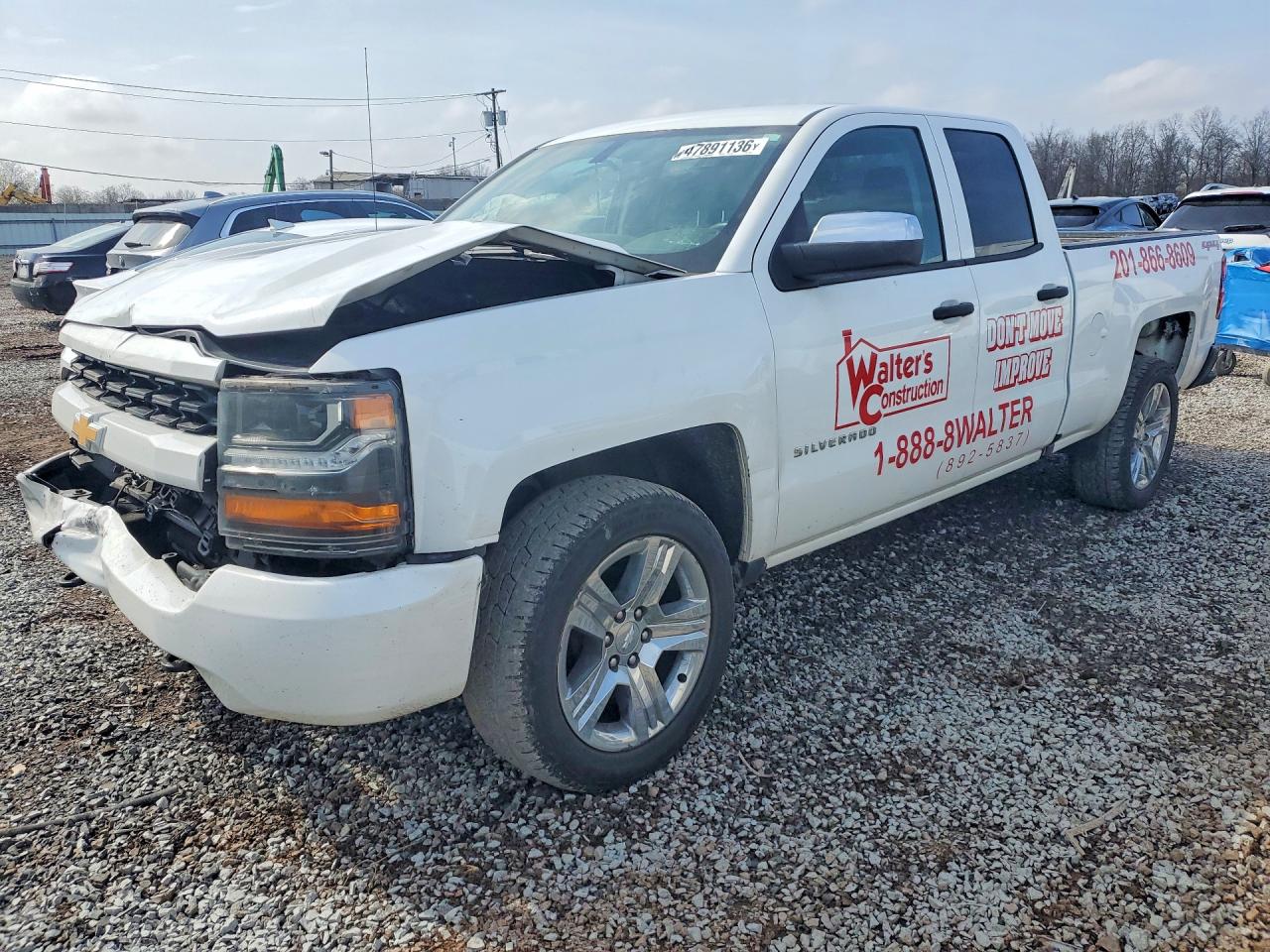 Salvage Chevrolet Silverado Image