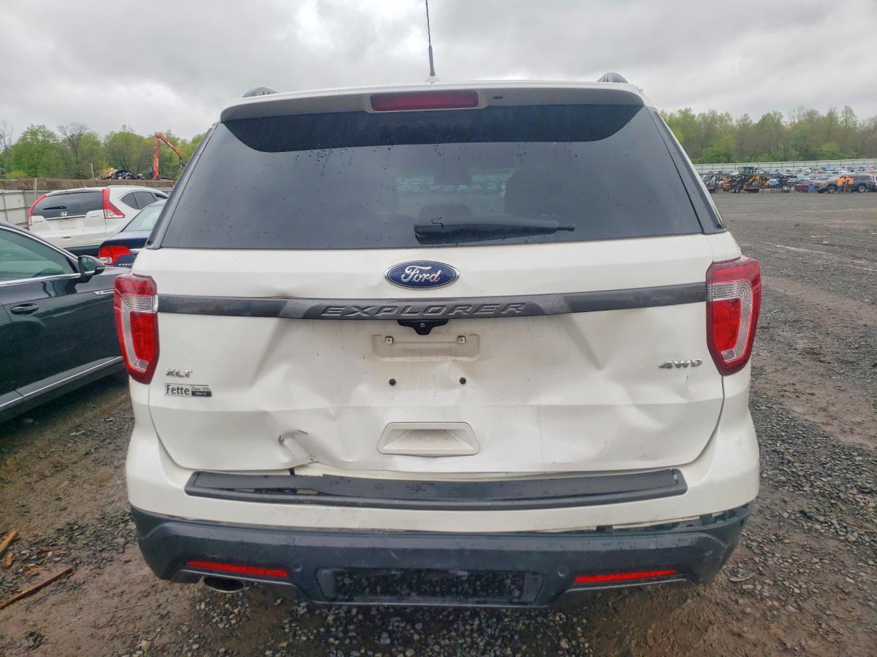 Ford Explorer Xlt