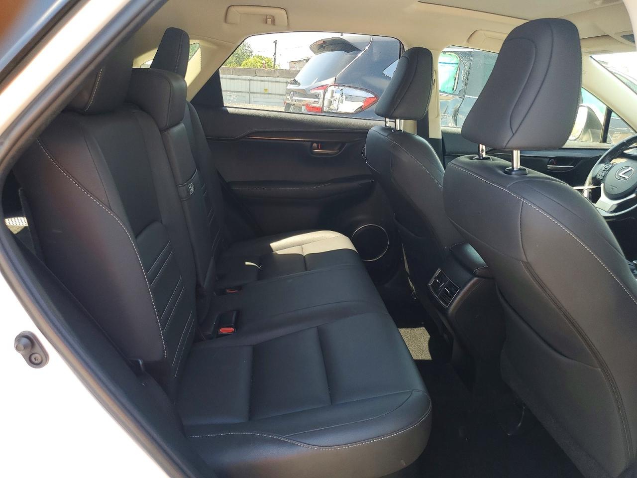 Lexus NX Base