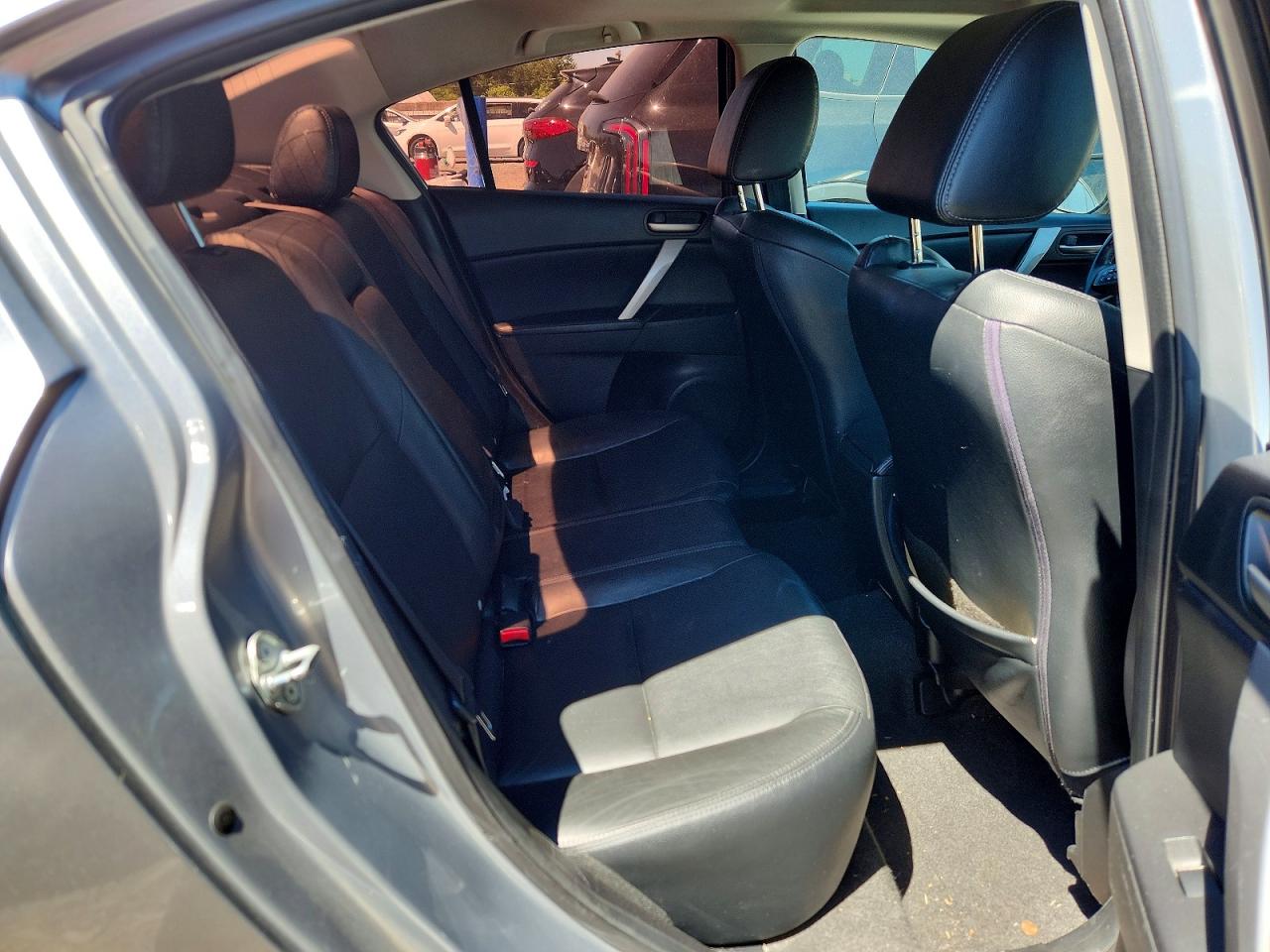 Mazda Mazda3 S