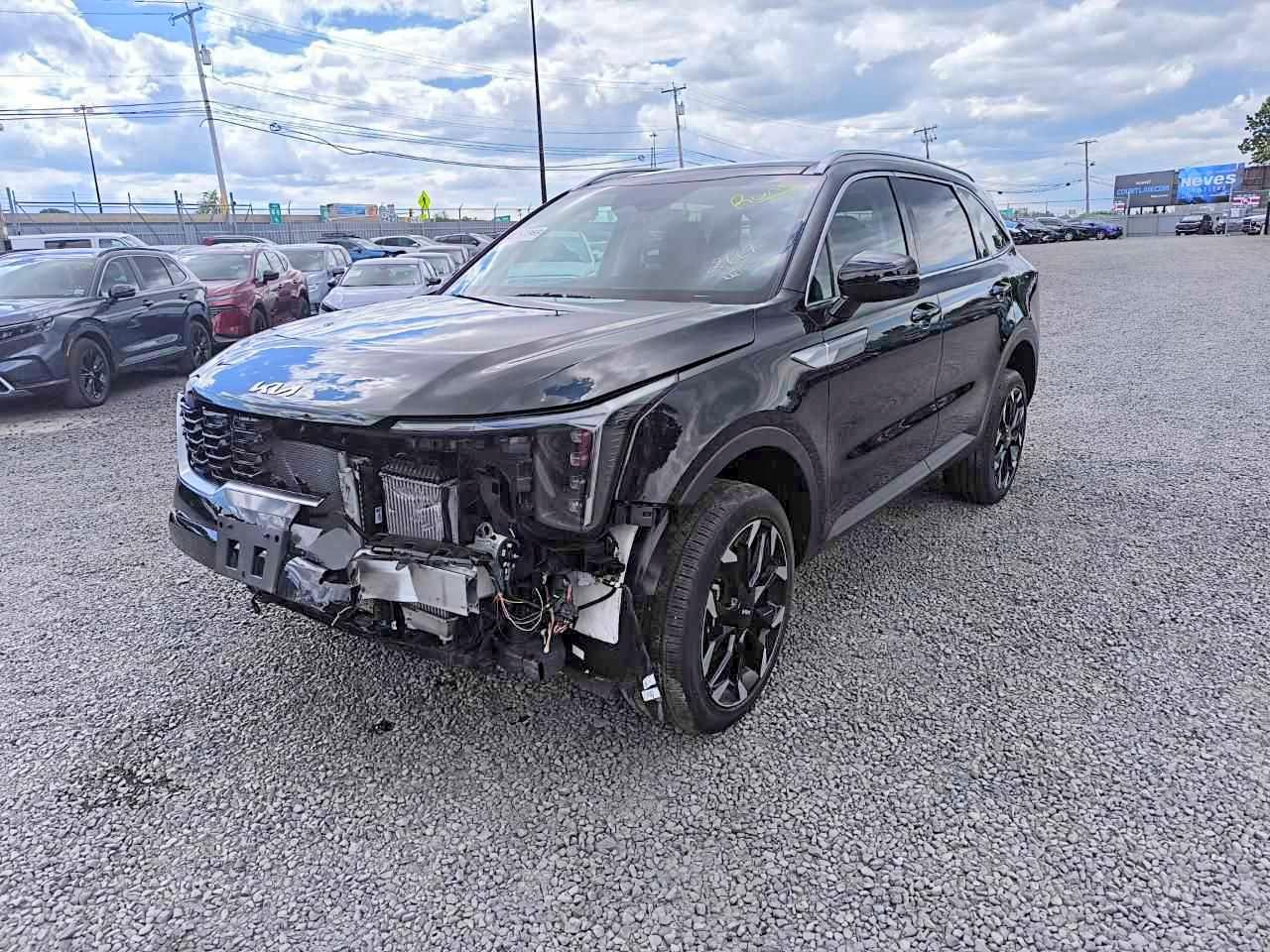 Salvage Kia Sorento Image
