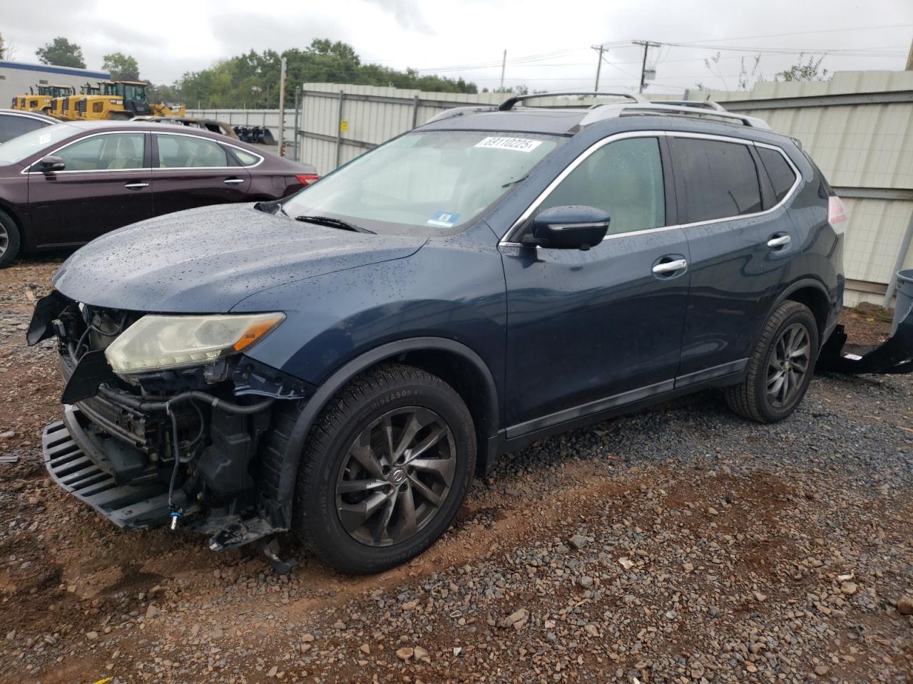 Salvage Nissan Rogue Image