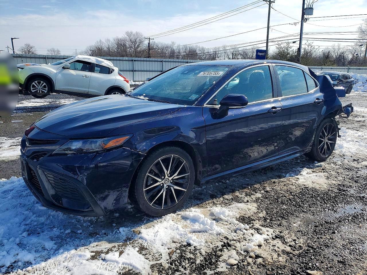Salvage Toyota Camry Image