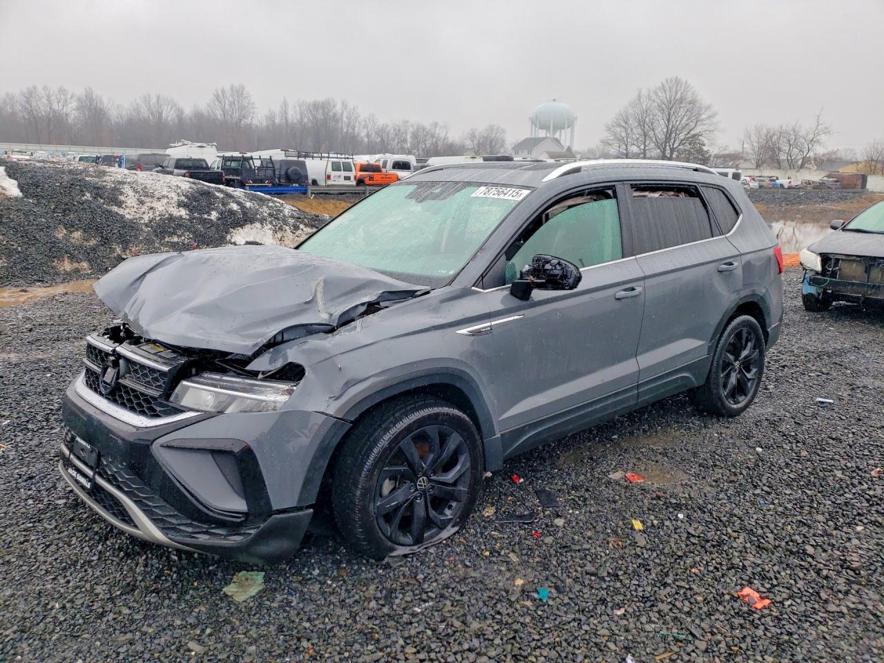 Salvage Volkswagen Taos Image