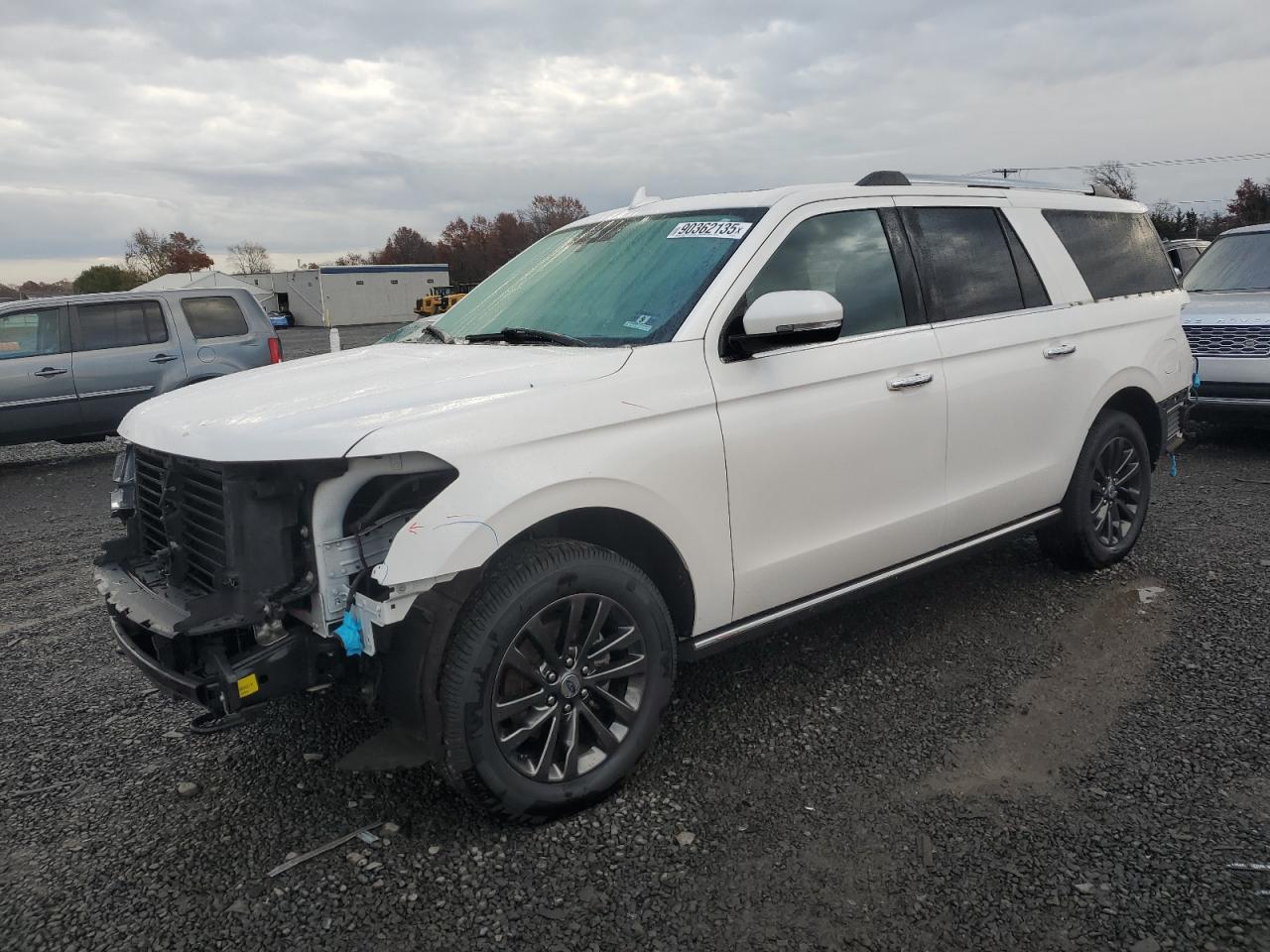 Salvage Ford Expedition Image