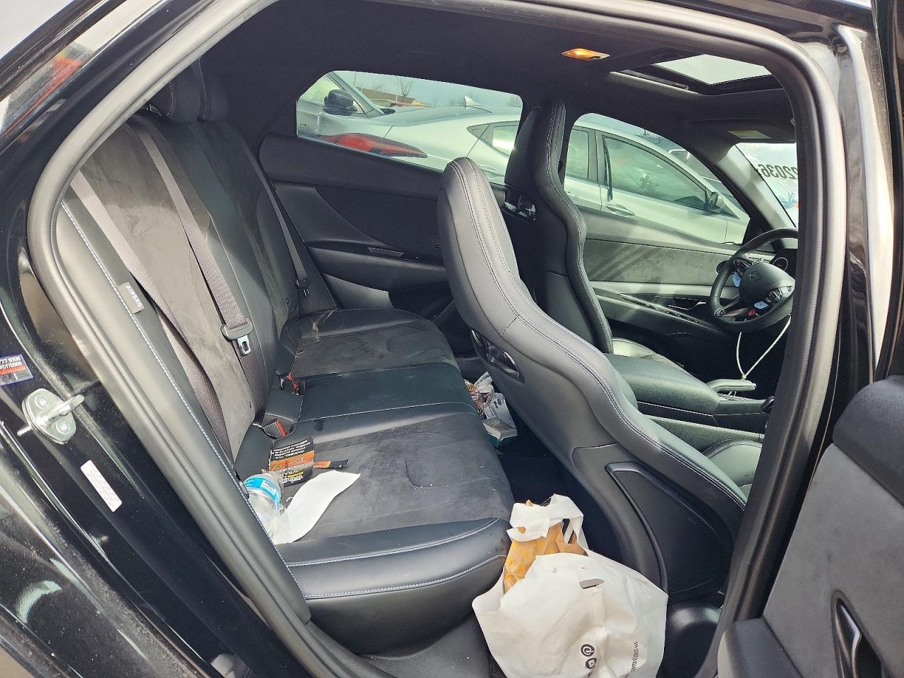 Hyundai ELANTRA Base
