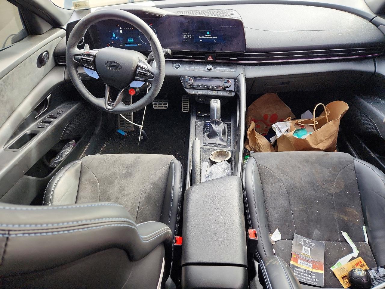 Hyundai ELANTRA Base