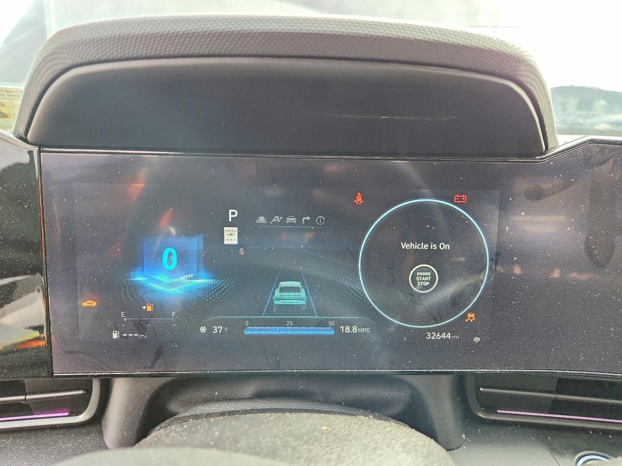 Hyundai ELANTRA Base