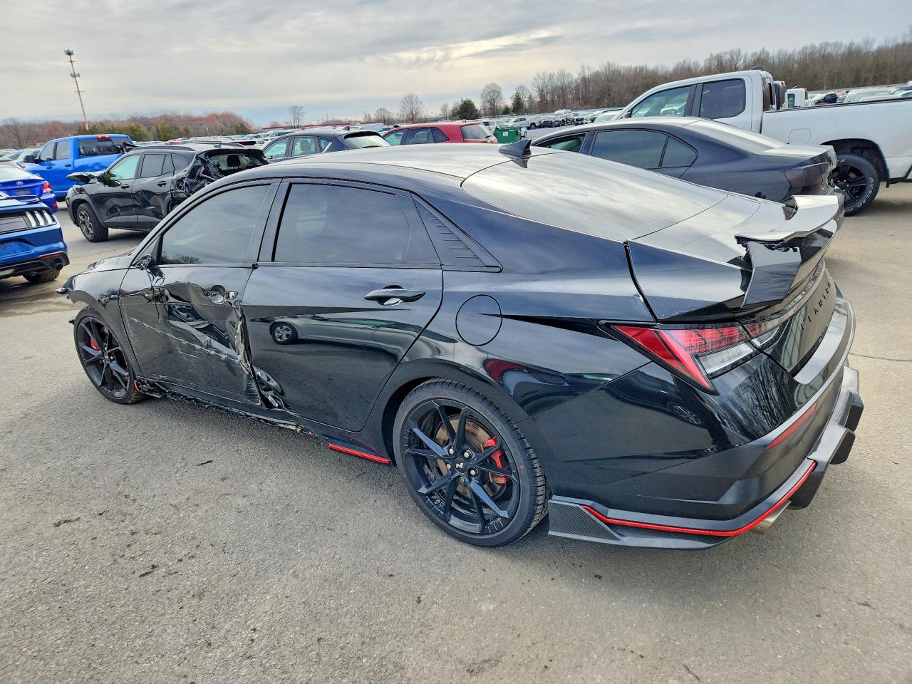 Hyundai ELANTRA Base