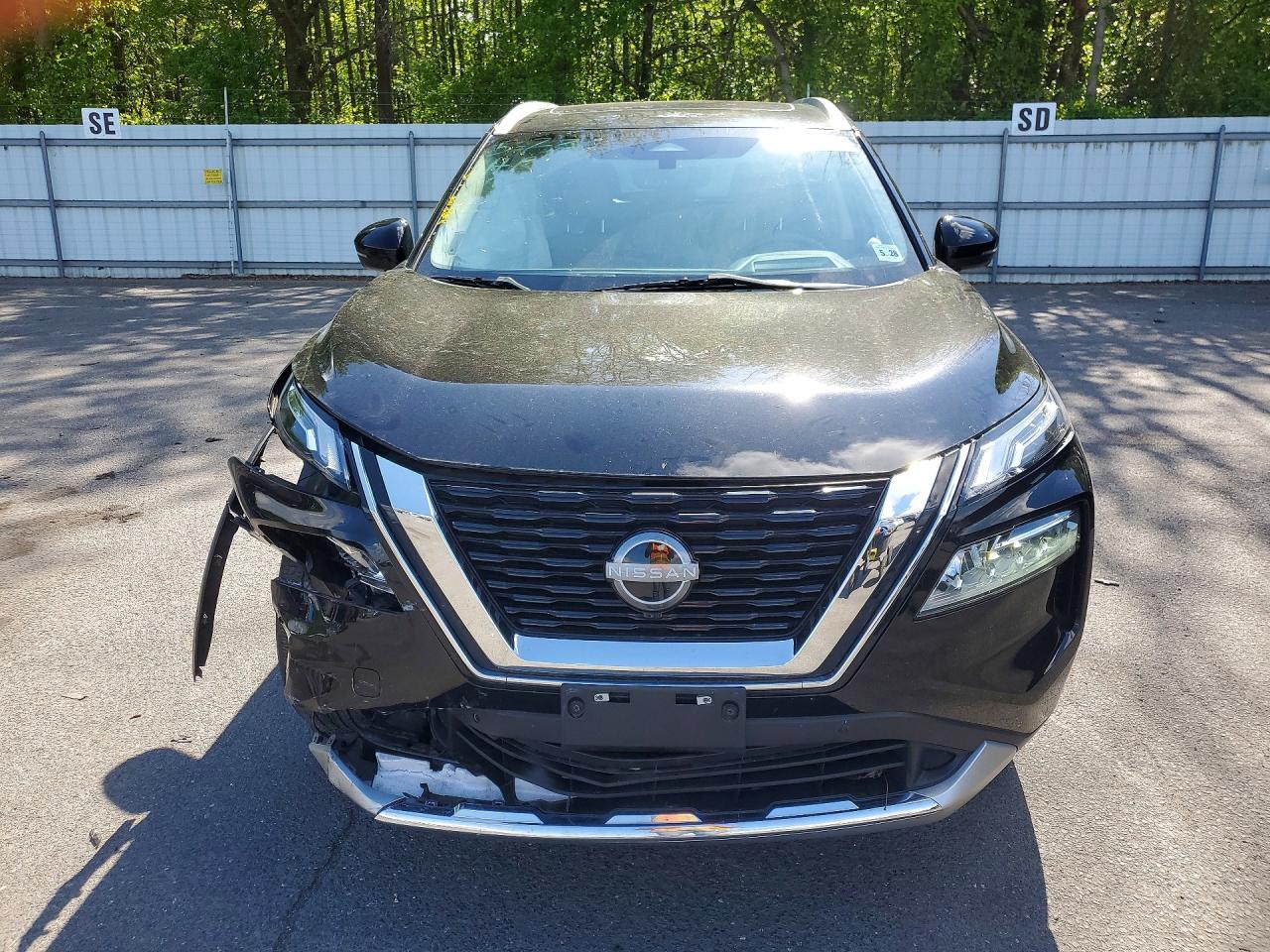 Nissan Rogue Platinum