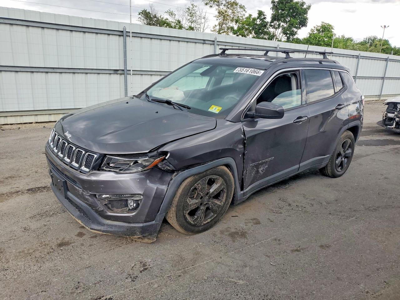 Salvage Jeep Compass Image