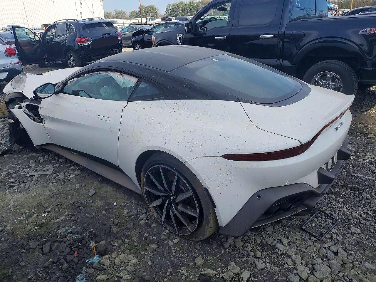 Aston Martin Vantage