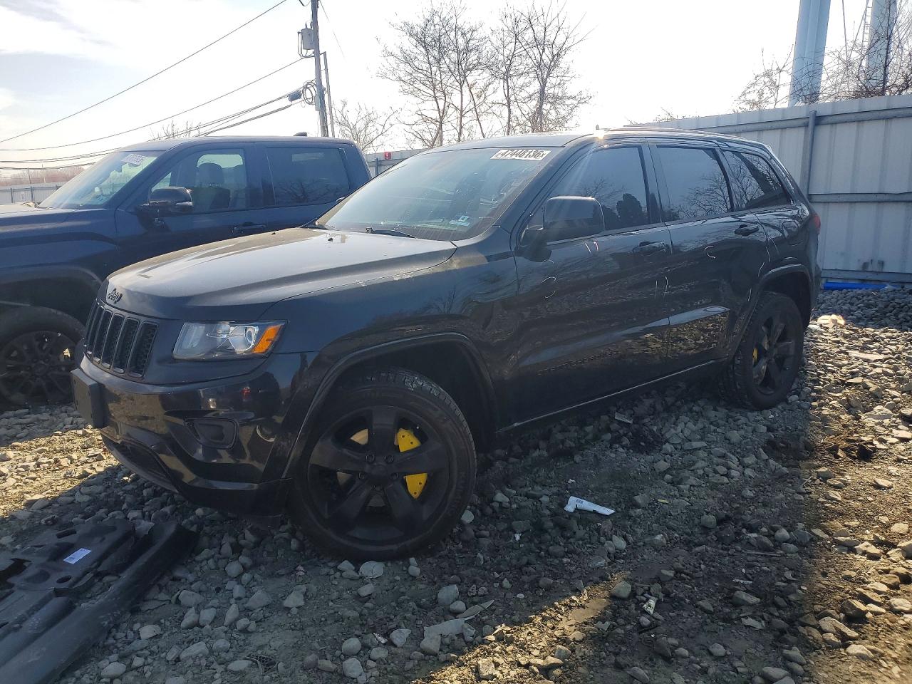 Salvage Jeep Cherokee Image