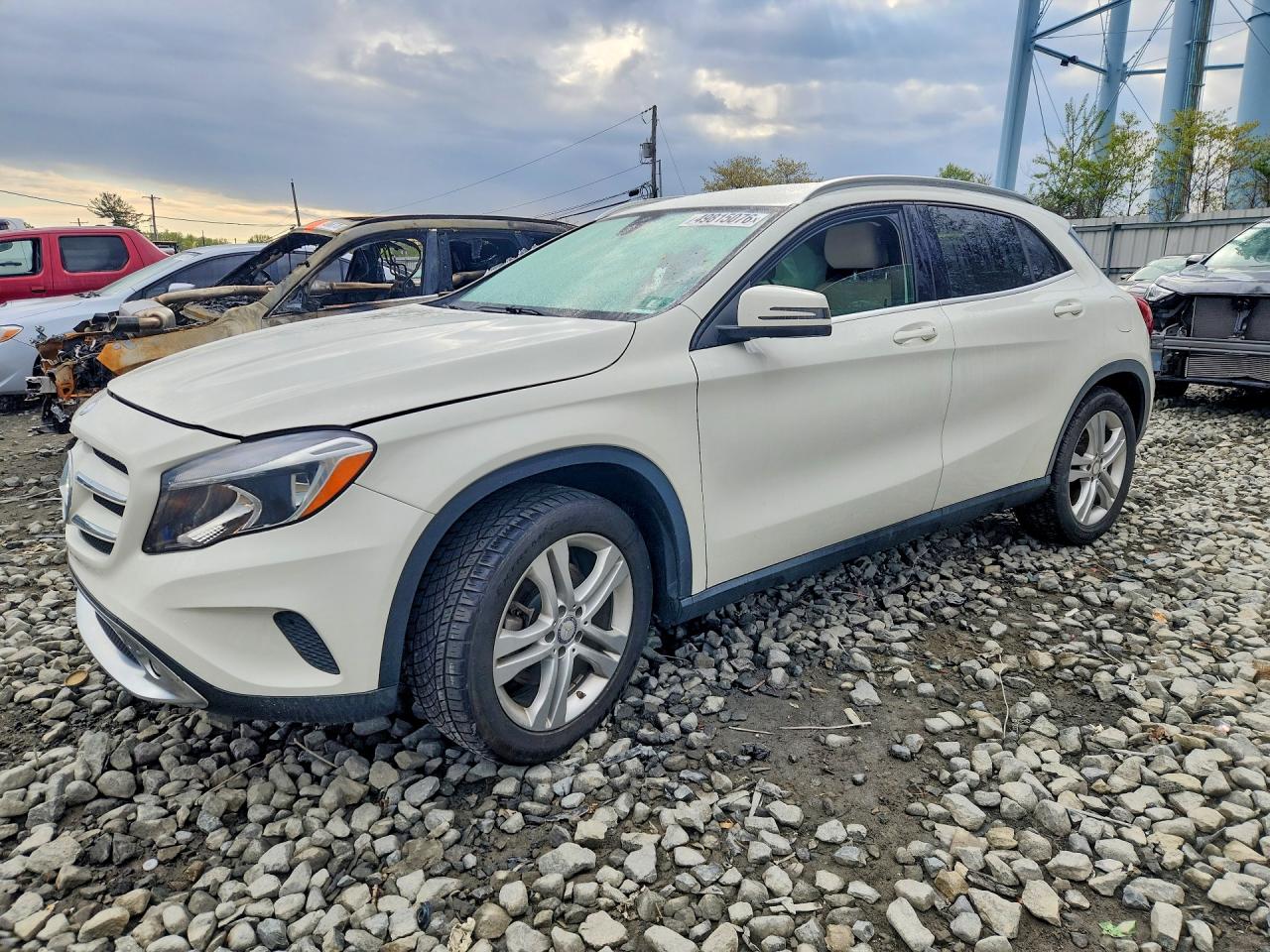 Salvage Mercedes-Benz GLA Image