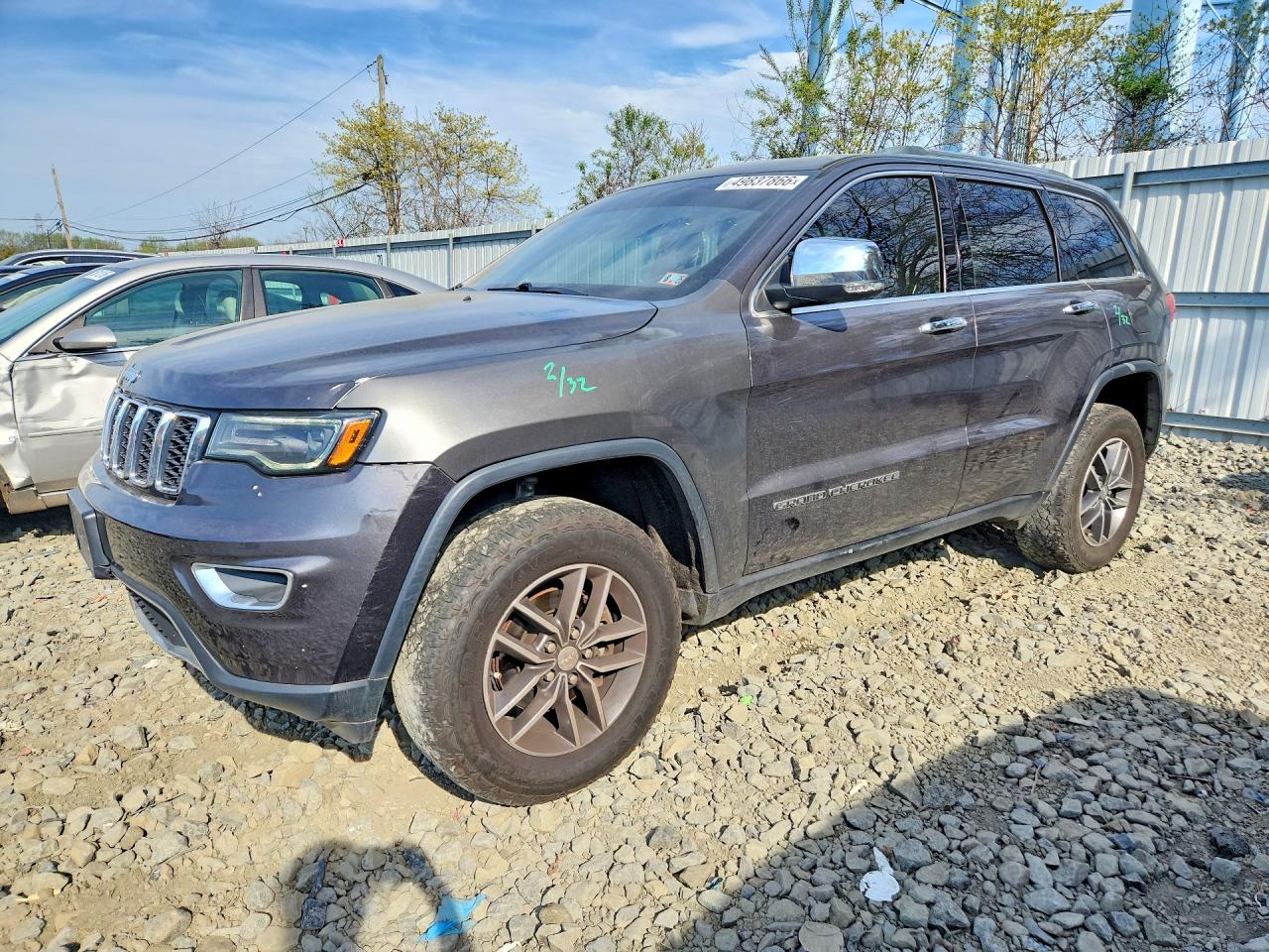 Salvage Jeep Cherokee Image