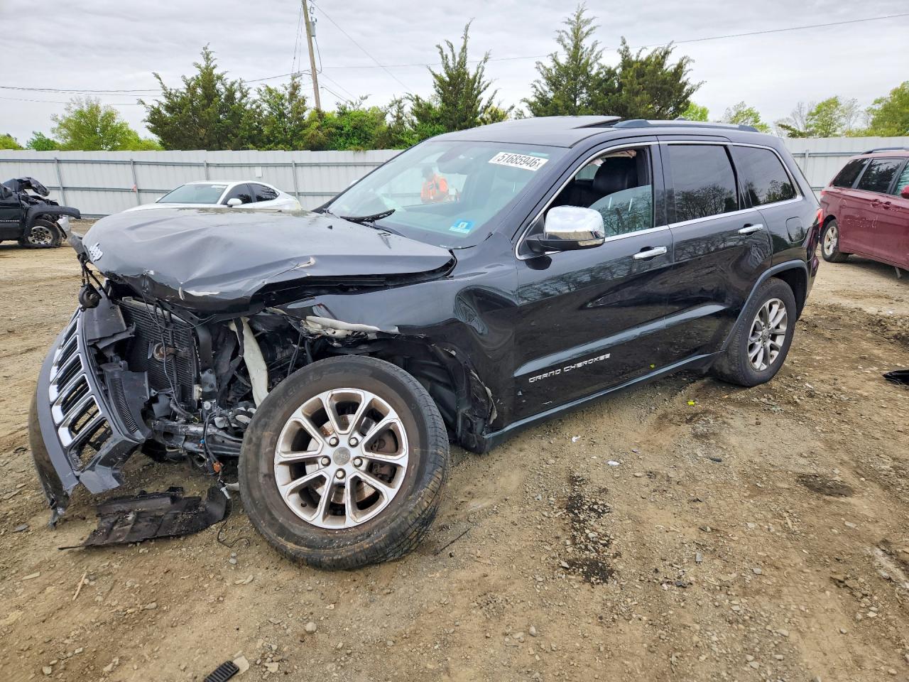Salvage Jeep Cherokee Image
