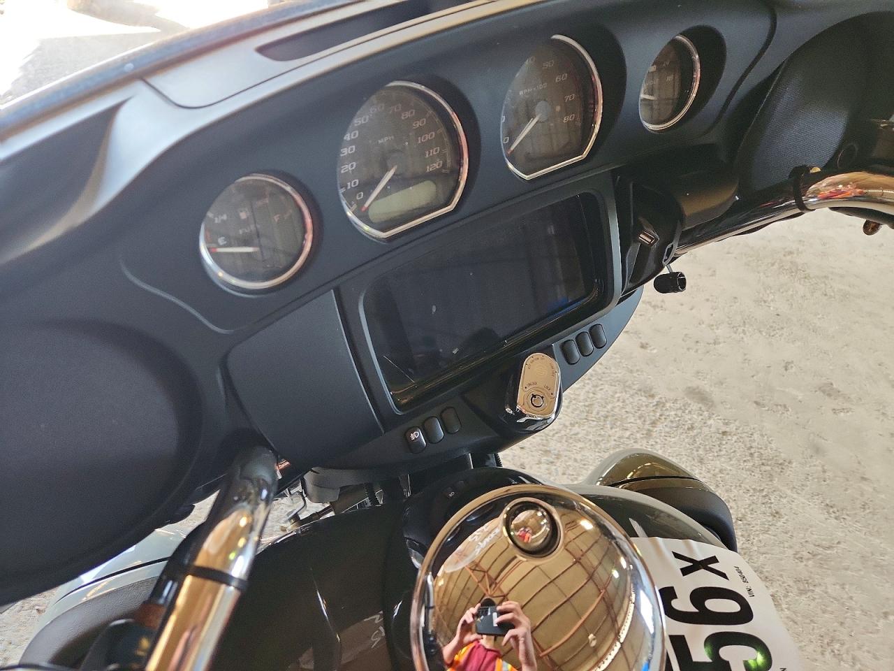 Harley-Davidson Fl