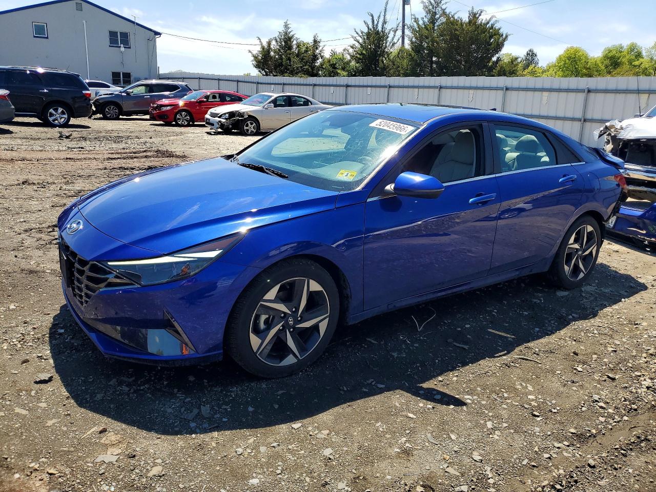 Salvage Hyundai ELANTRA Image