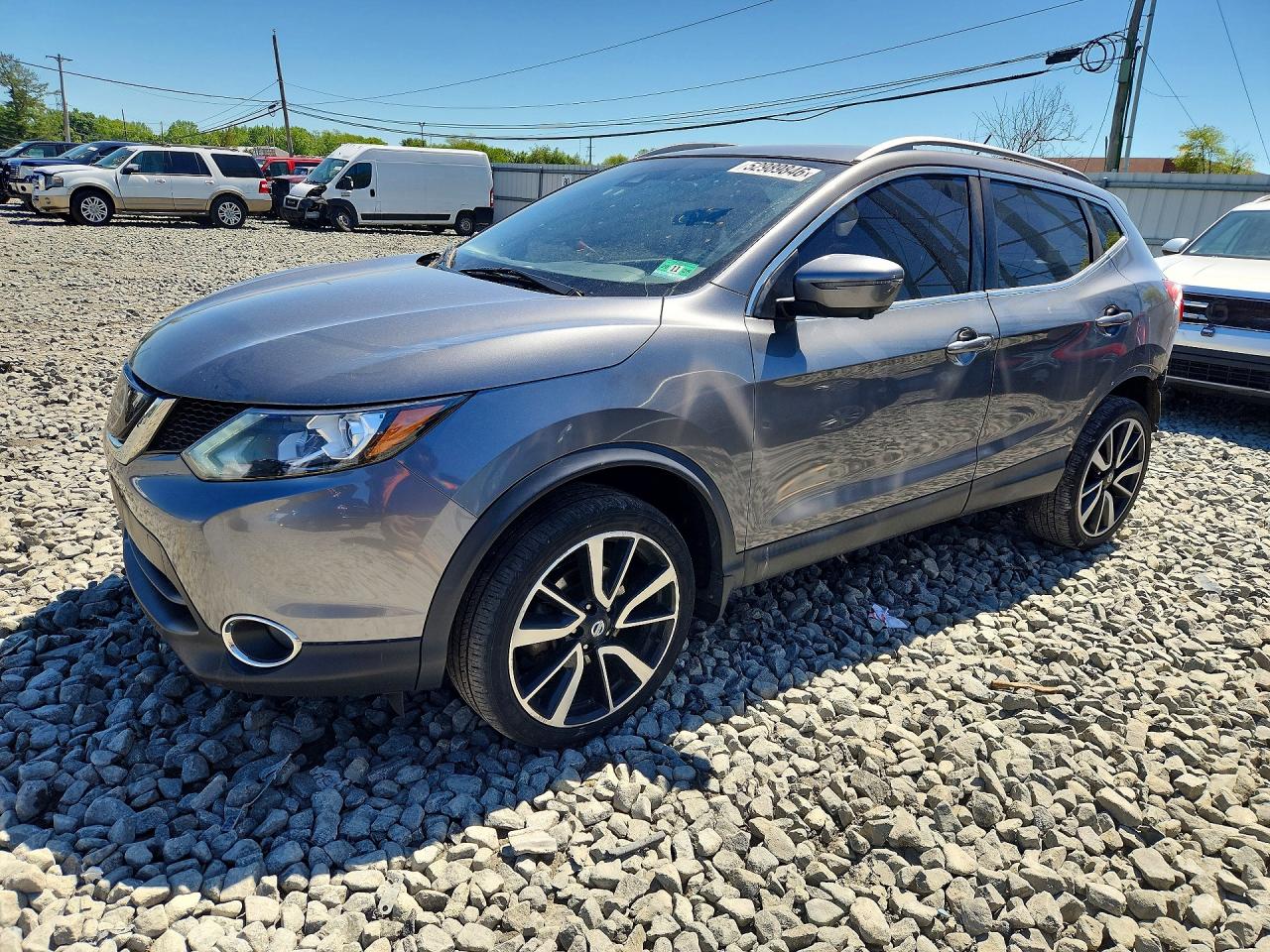 Salvage Nissan Rogue Image