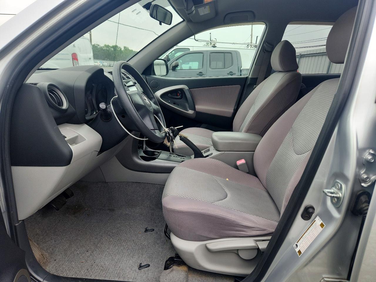Toyota RAV4 Base