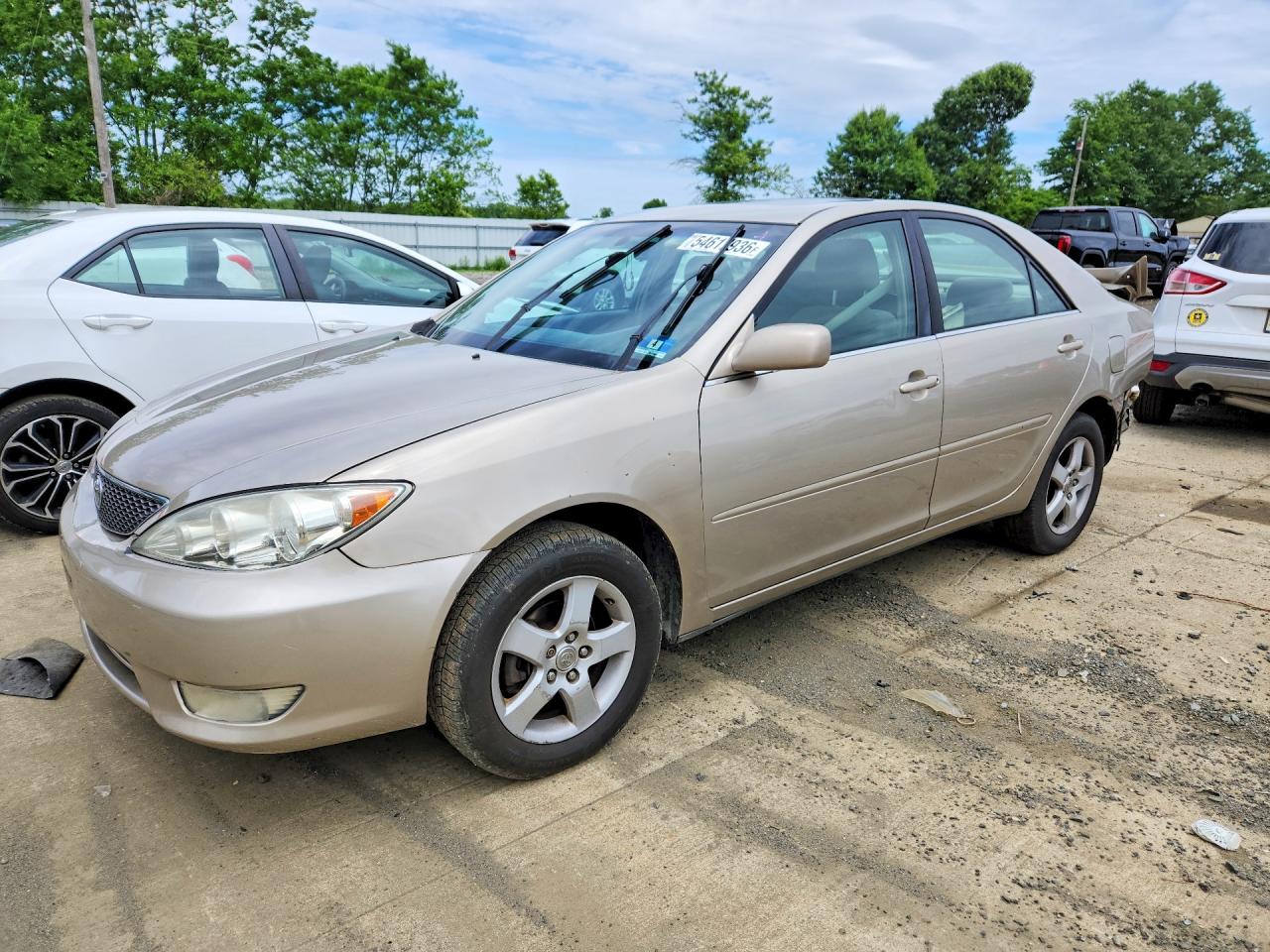 Salvage Toyota Camry Image