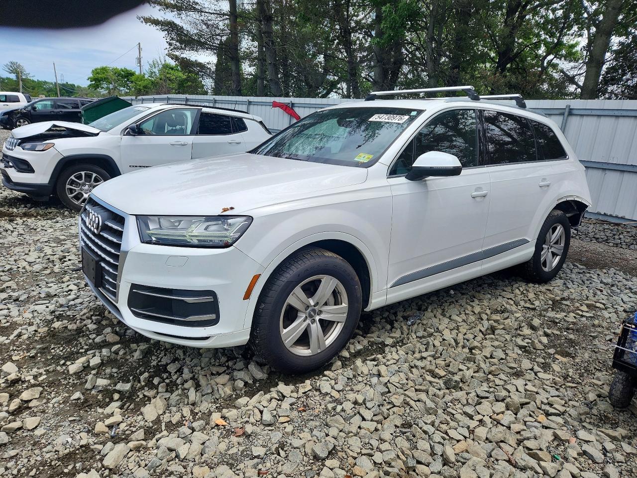 Salvage Audi Q7 Image
