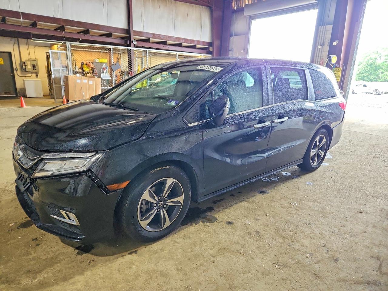 Salvage Honda Odyssey Image