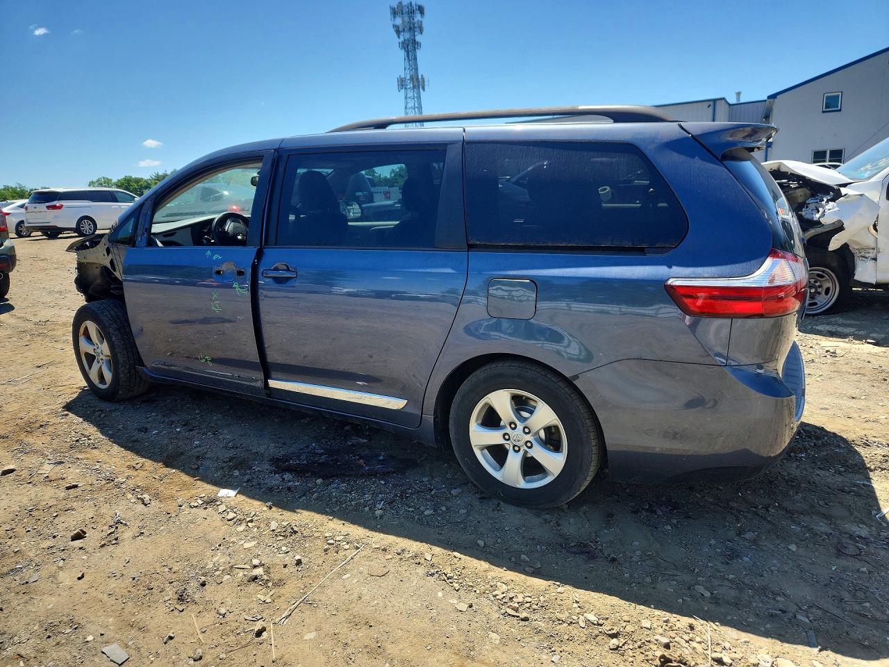 Toyota Sienna Le