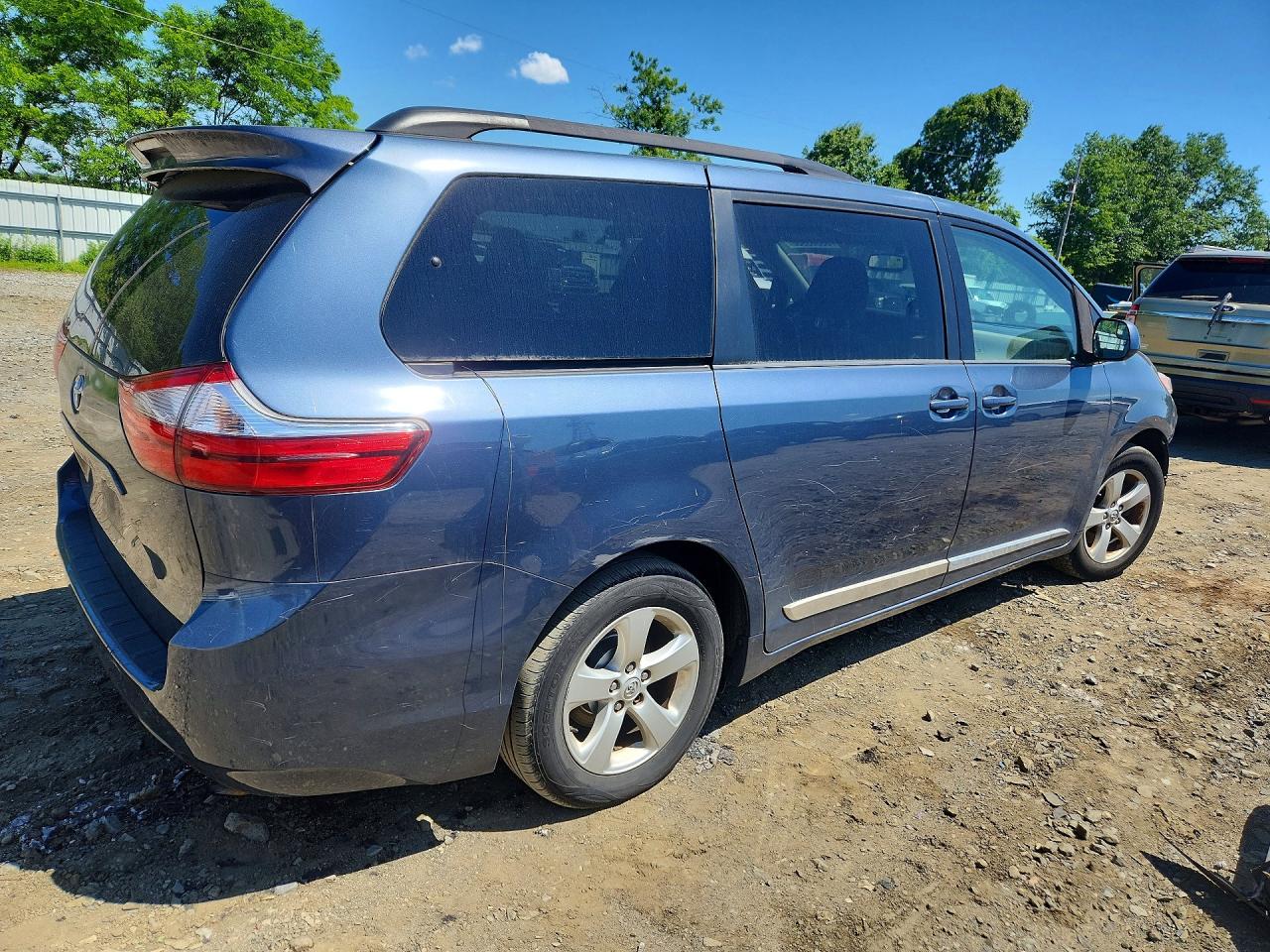 Toyota Sienna Le