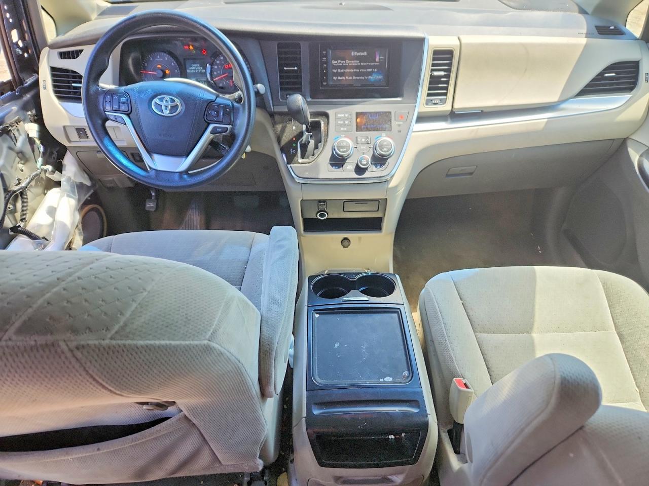 Toyota Sienna Le