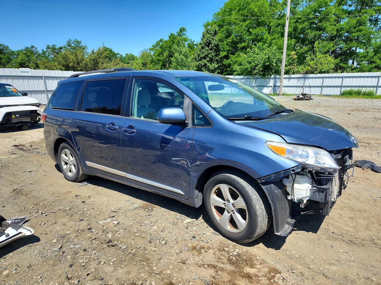 Toyota Sienna Le