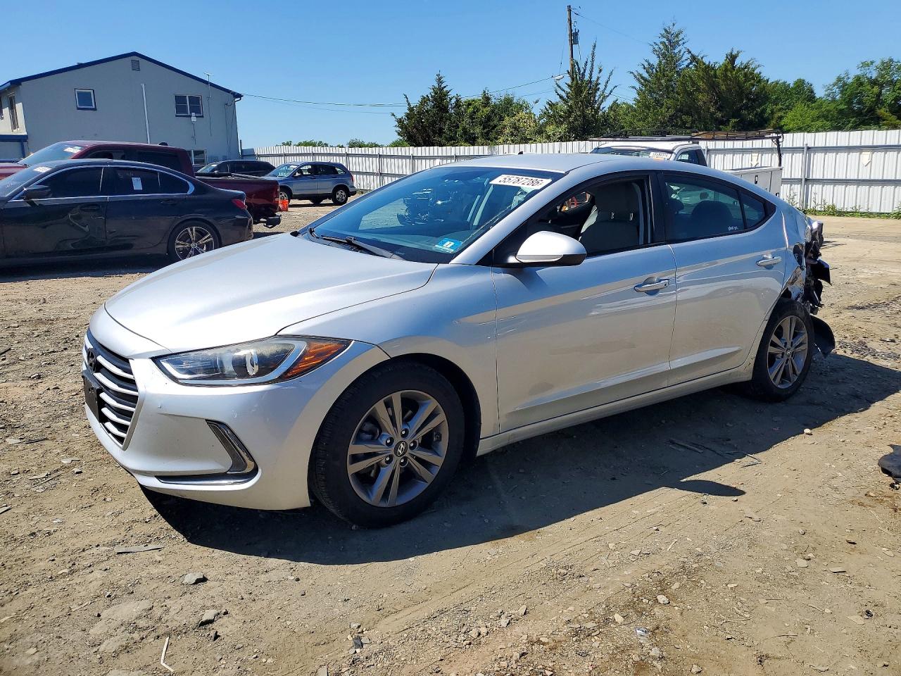 Salvage Hyundai ELANTRA Image