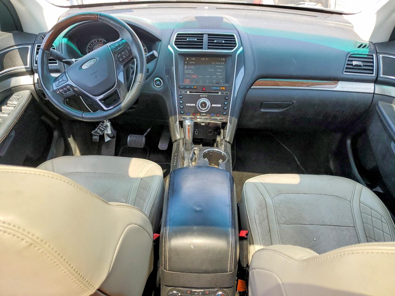 Ford Explorer Platinum