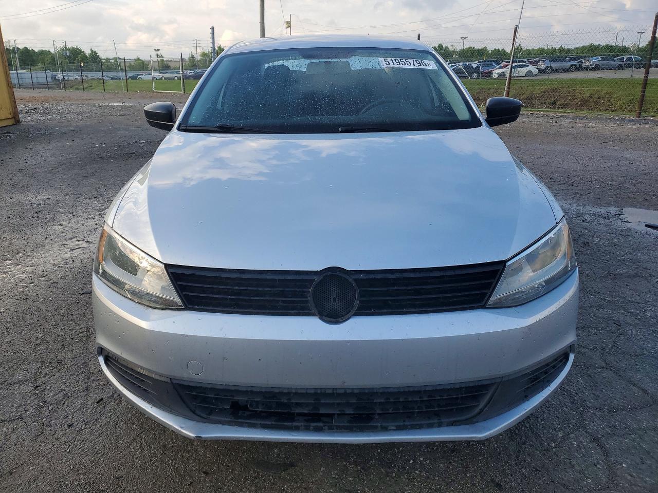 Volkswagen Jetta Base