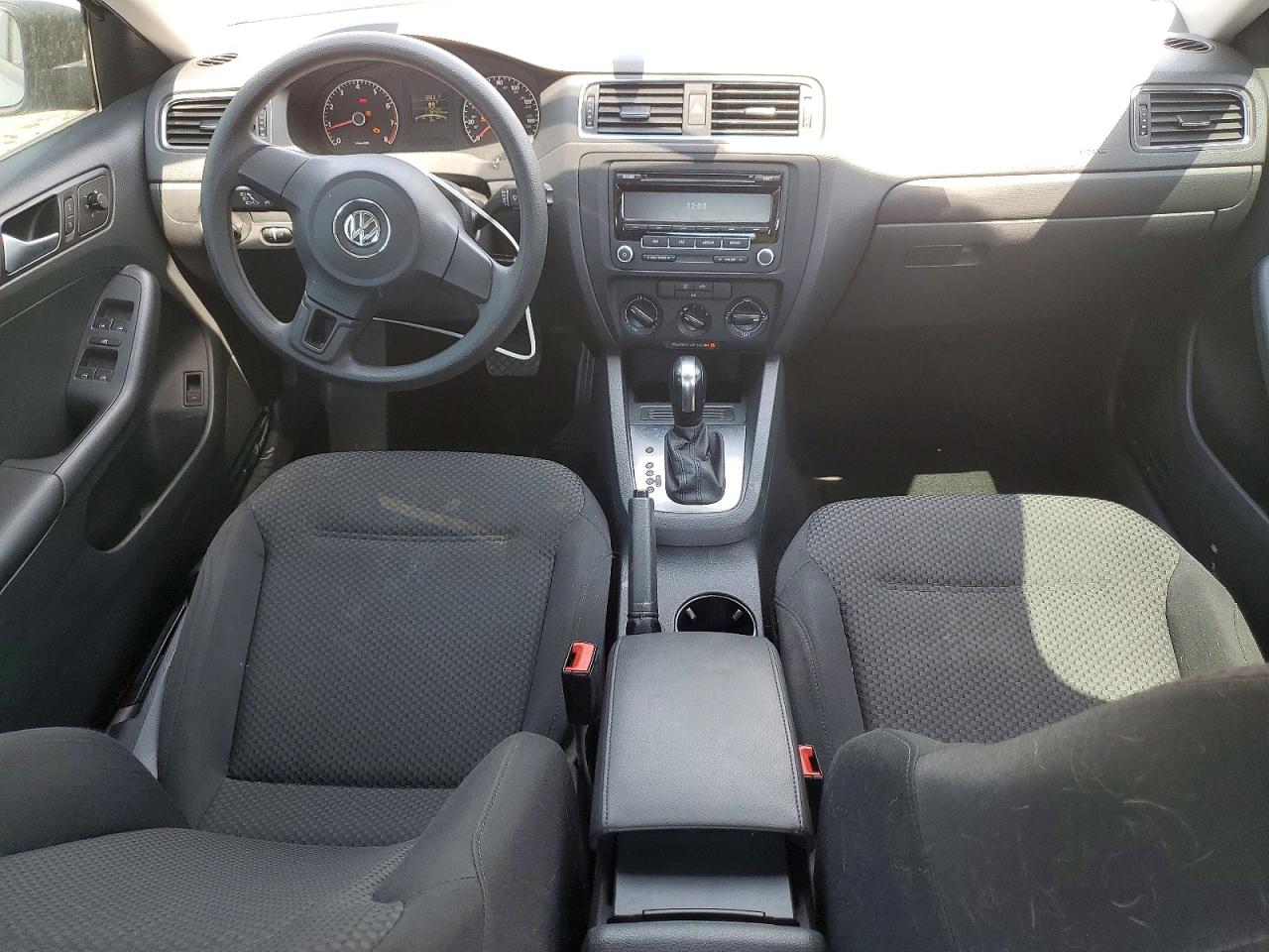 Volkswagen Jetta Base