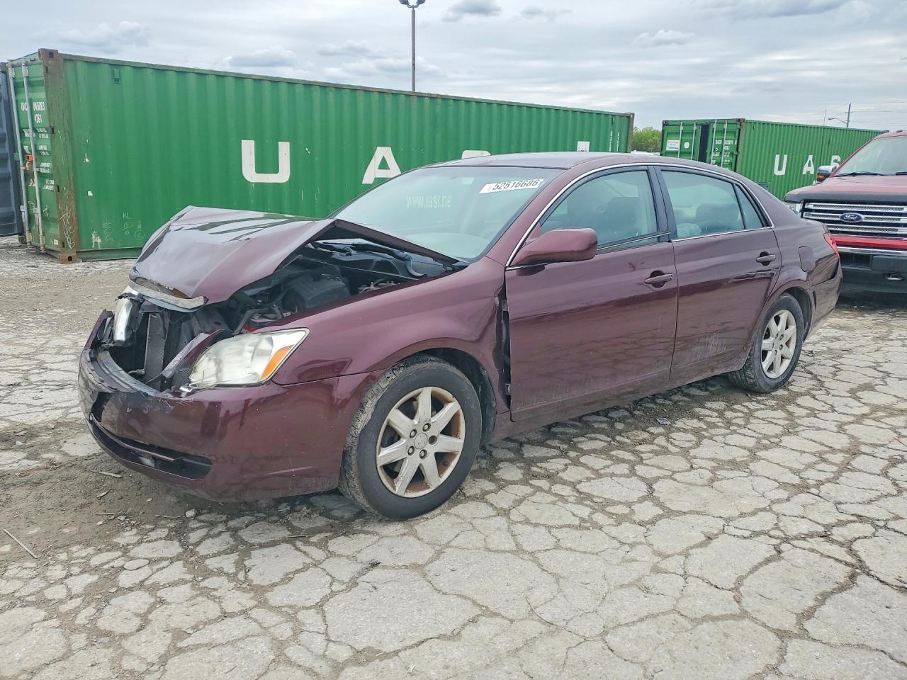 Salvage Toyota Avalon Image