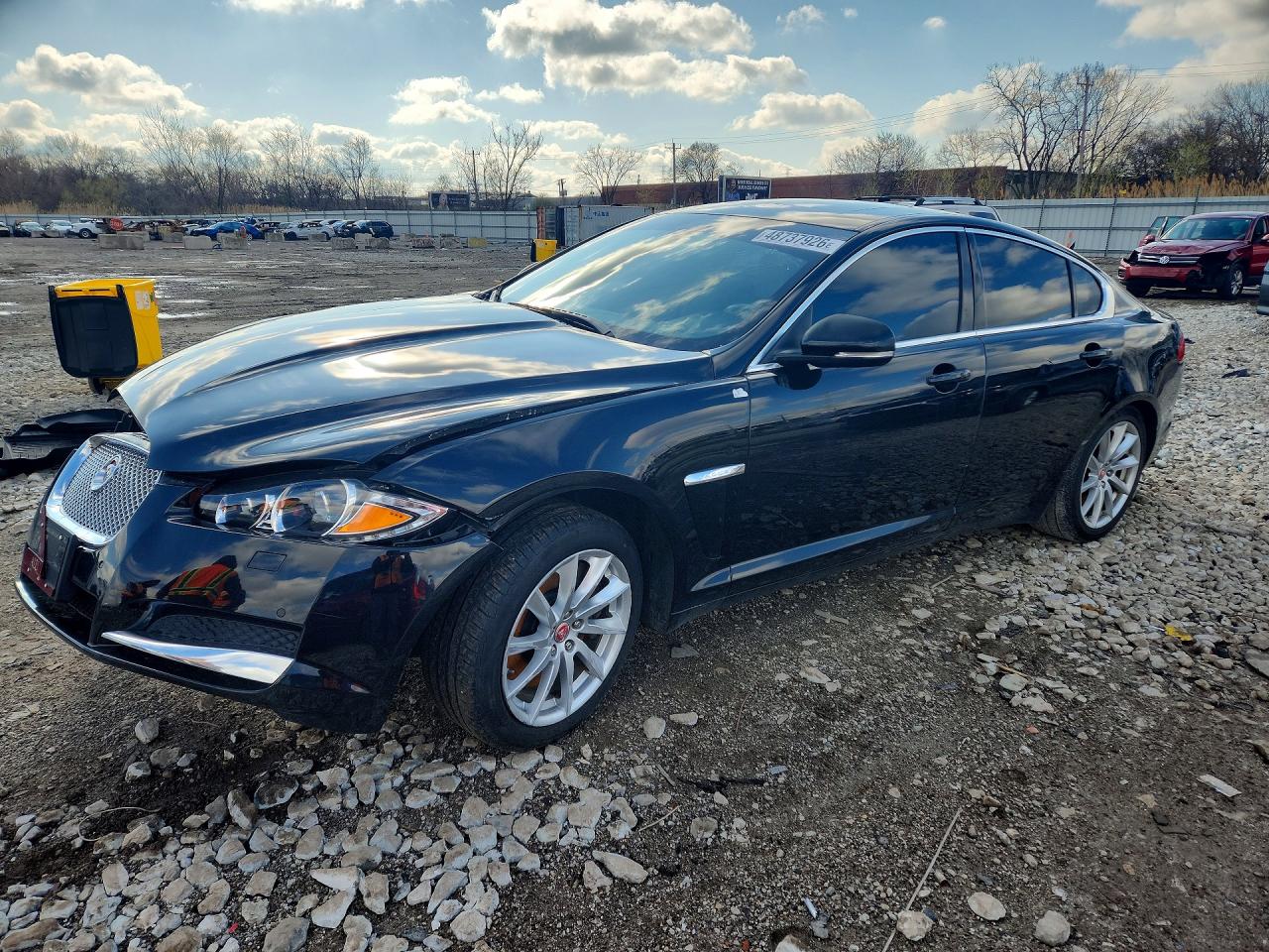 Salvage Jaguar XF Image