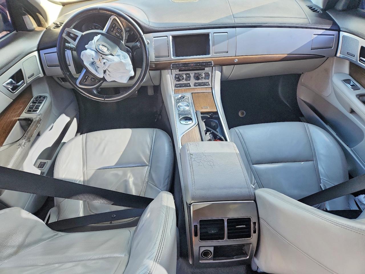 Jaguar XF 2.0t Premium