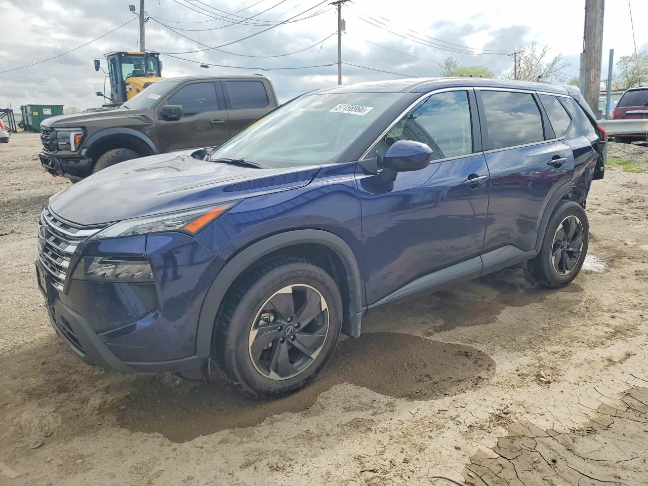 Salvage Nissan Rogue Image