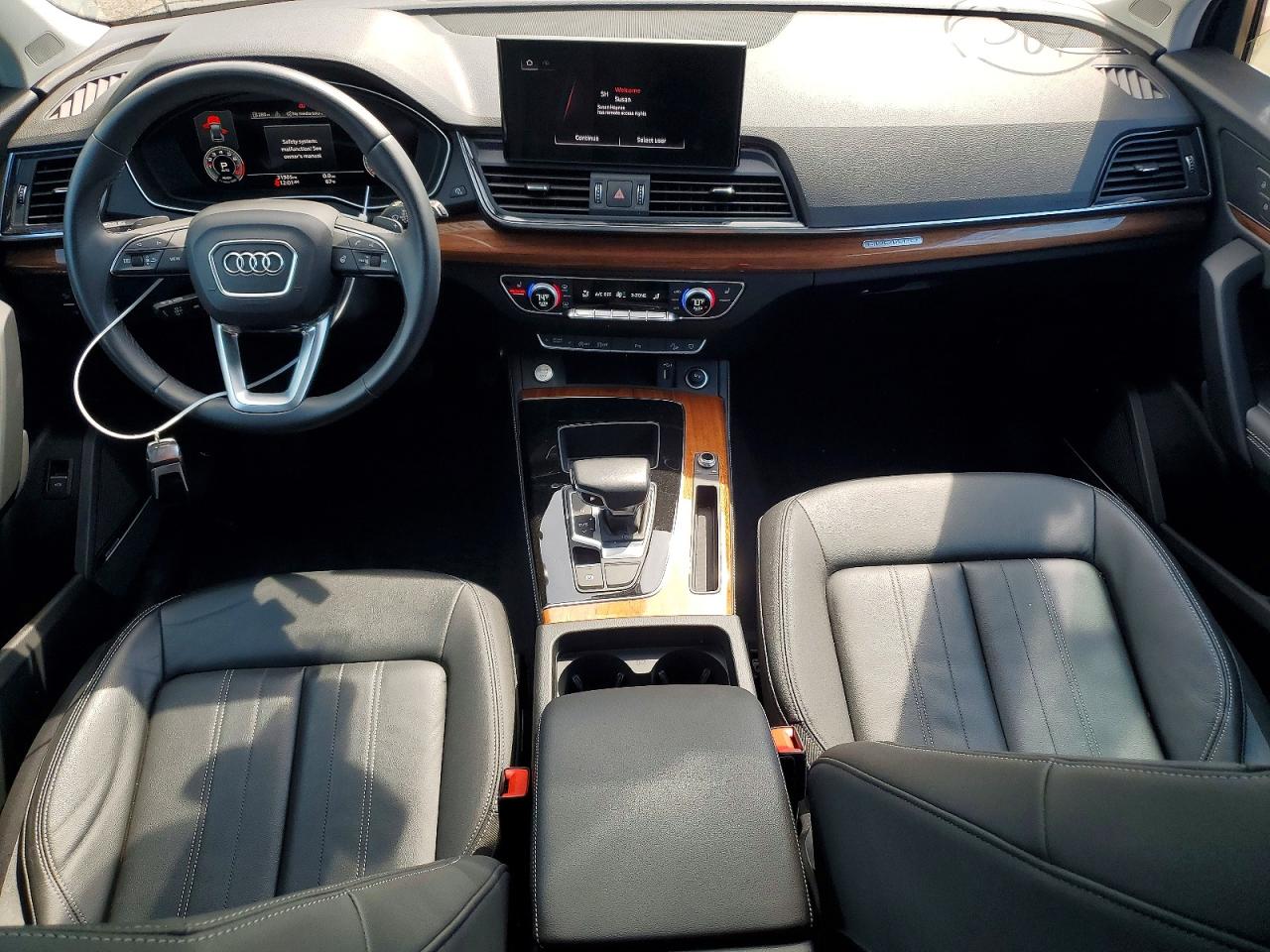 Audi Q5 Premium Plus 45