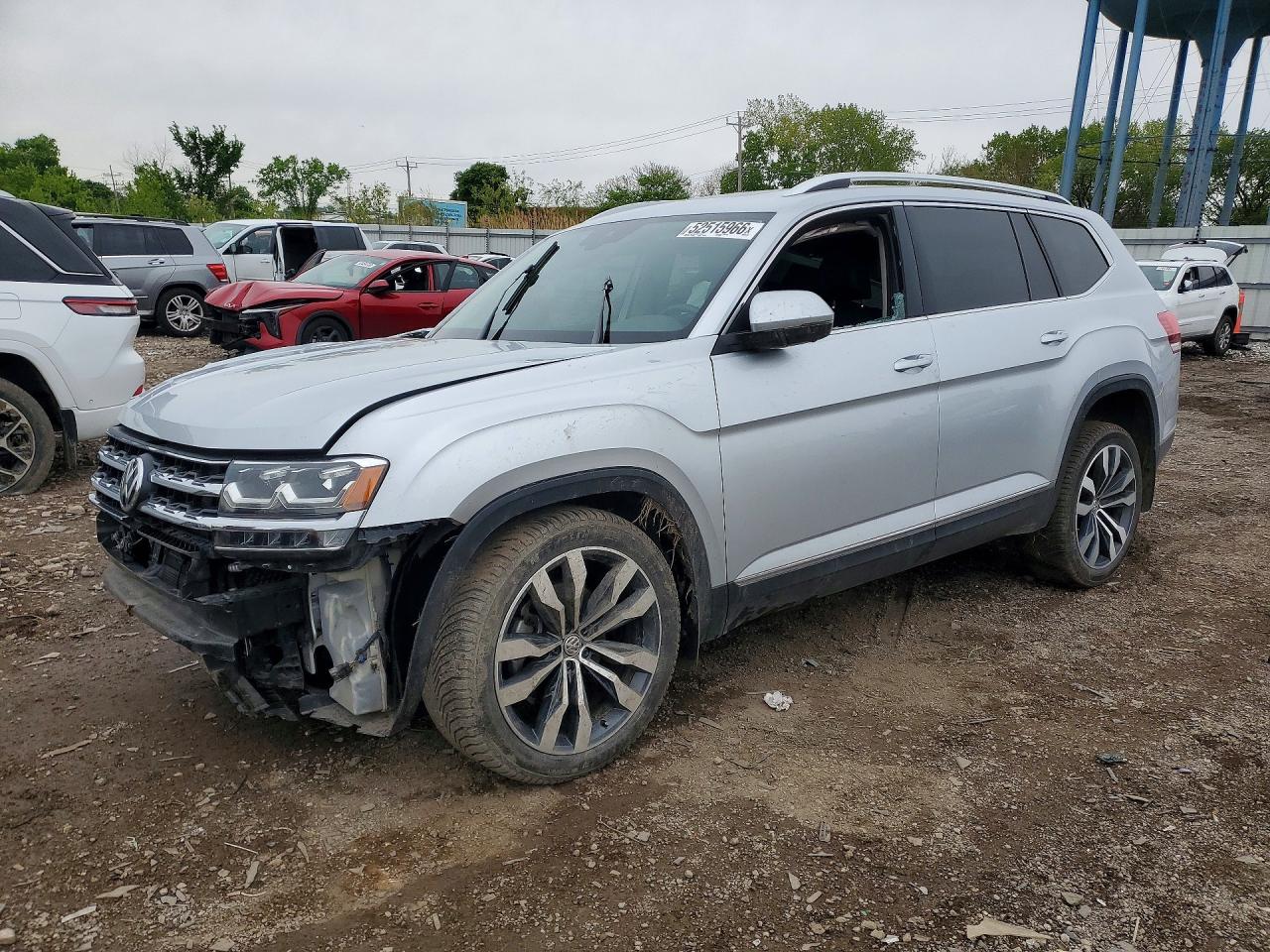 Salvage Volkswagen Atlas Image