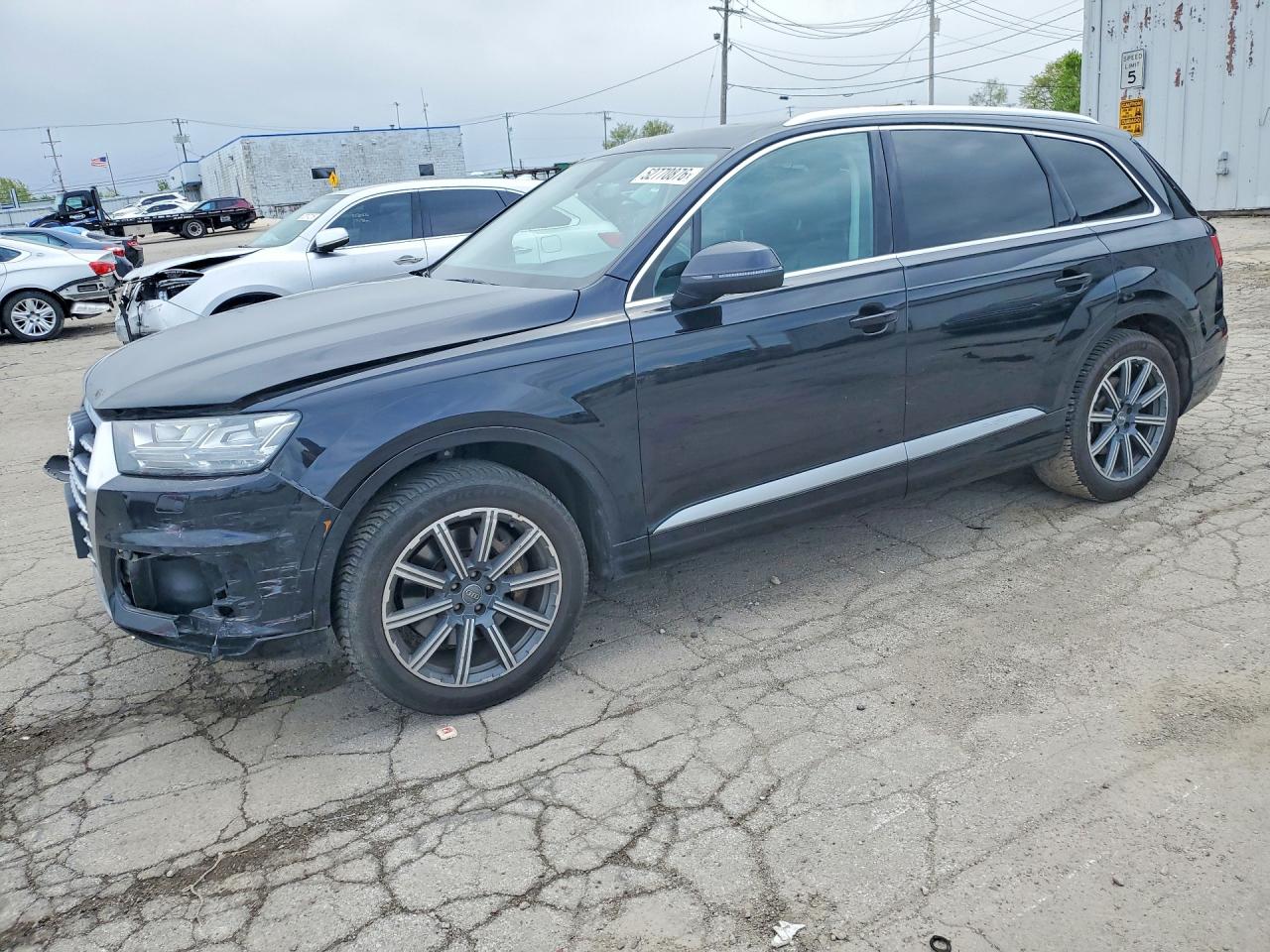 Salvage Audi Q7 Image