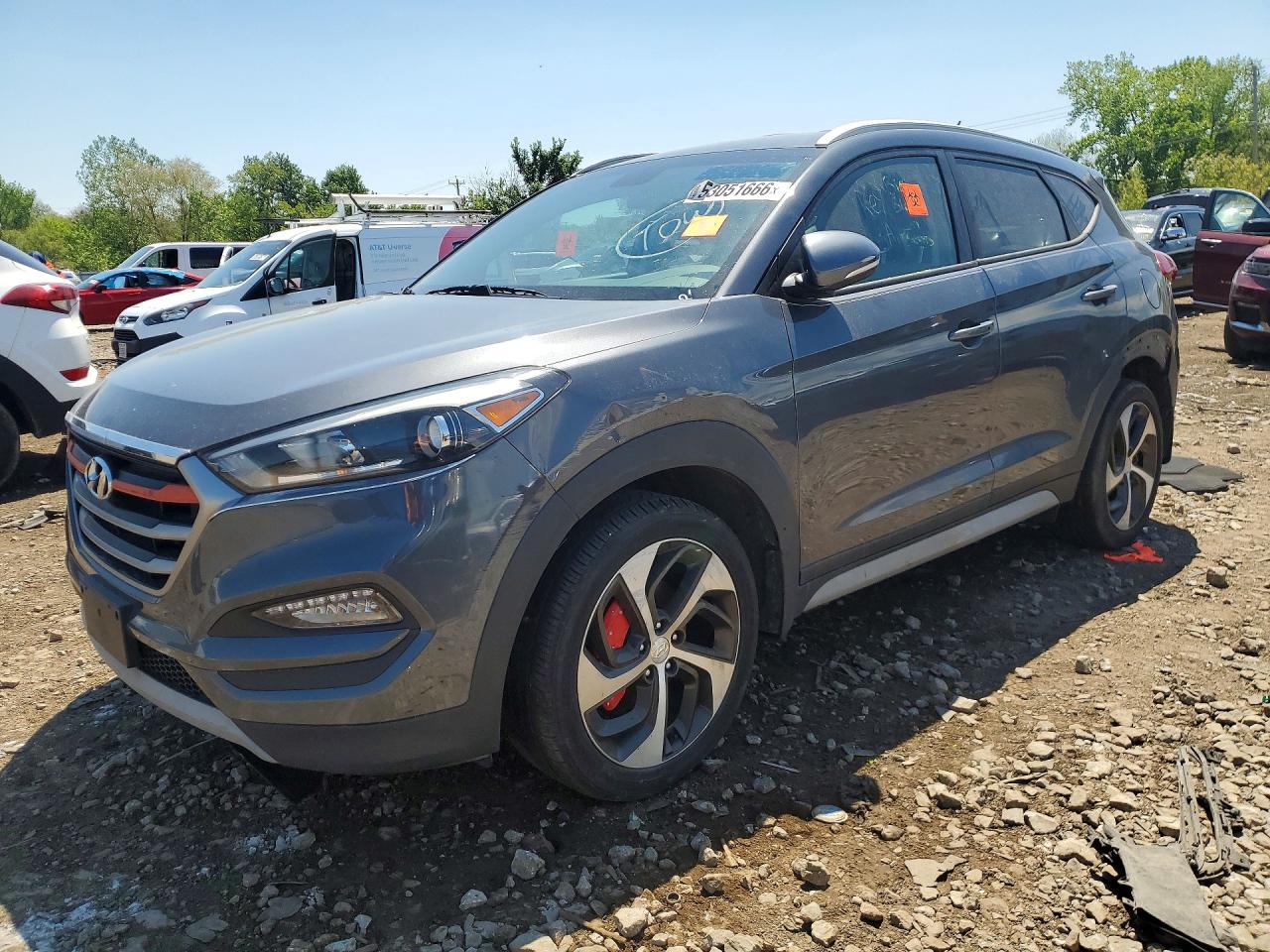 Salvage Hyundai TUCSON Image