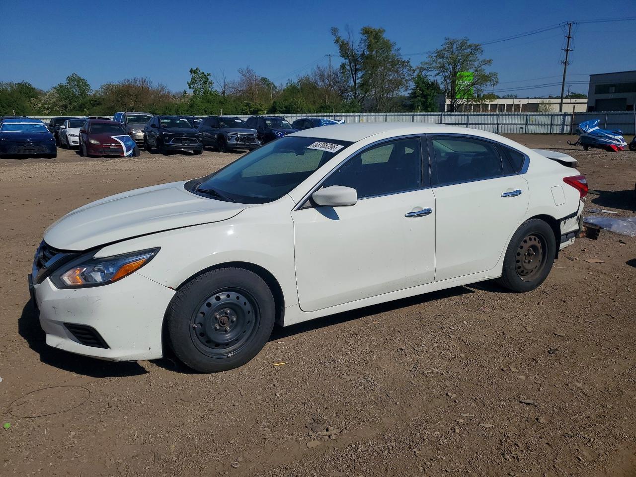 Salvage Nissan Altima Image