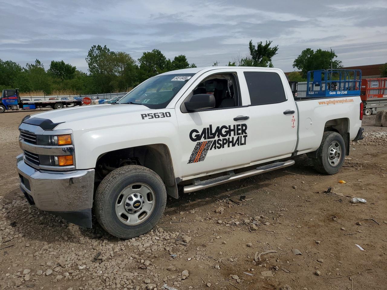 Salvage Chevrolet Silverado Image