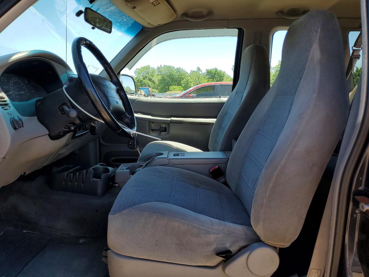 Ford Explorer Sport