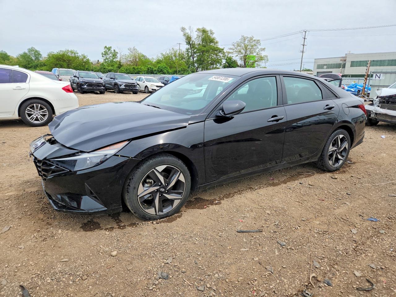 Salvage Hyundai ELANTRA Image