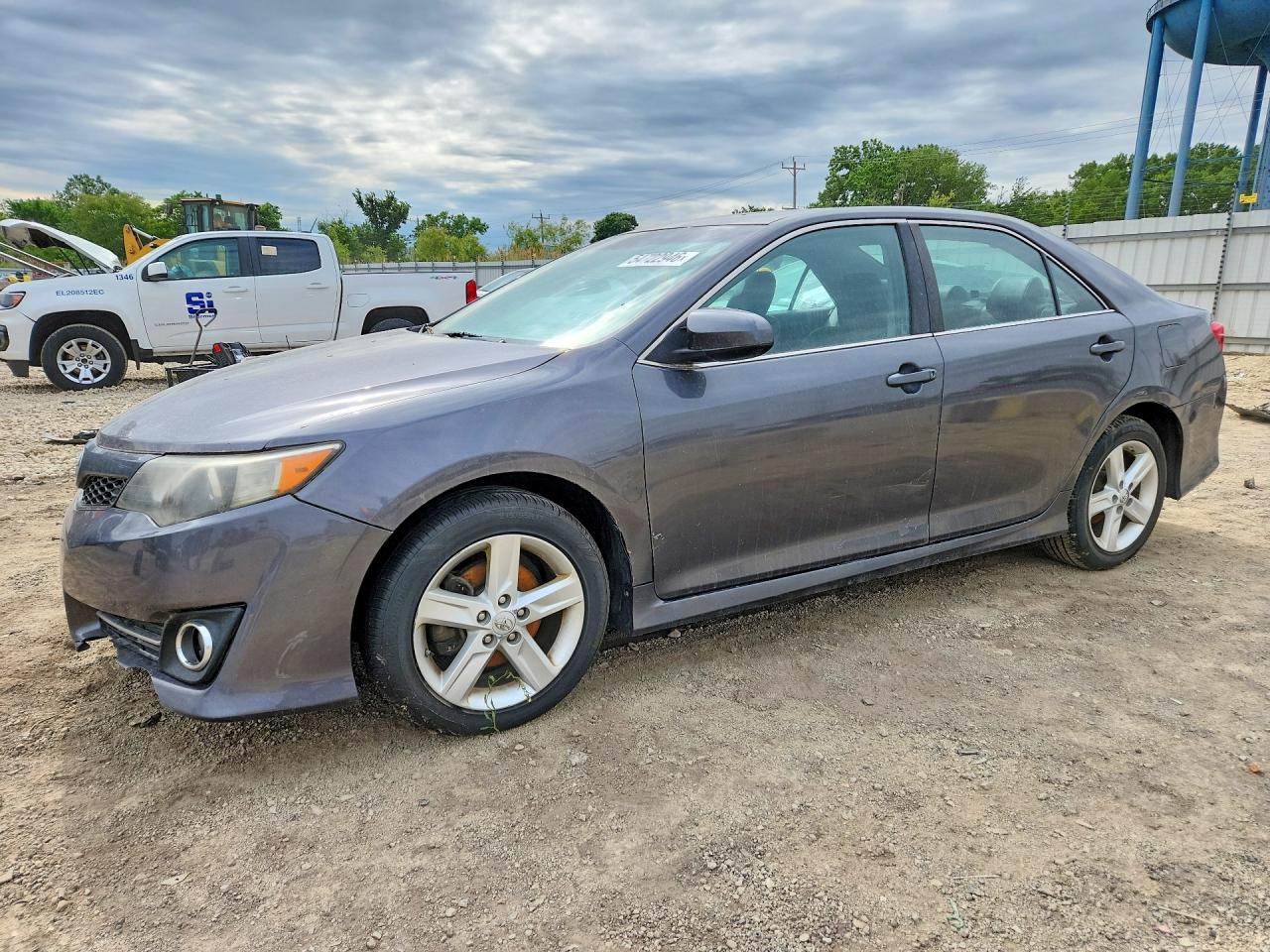 Salvage Toyota Camry Image