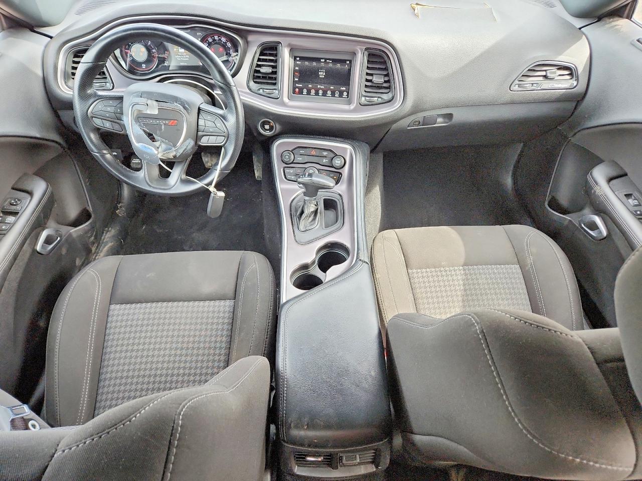 Dodge Challenger Sxt